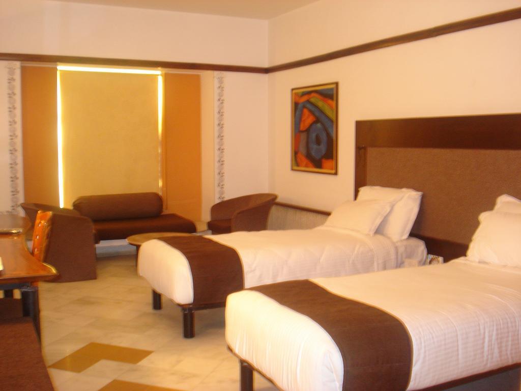 אודייפור Hotel Paras Mahal חדר תמונה